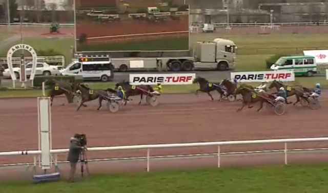 BLEU CIEL (9 - Adrien LAMY) gagnant de la 1ère étape du Grand National du Trot 2019 à AMIENS